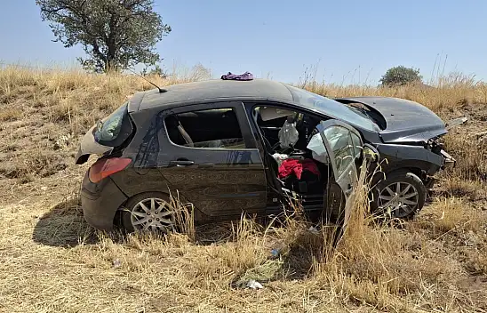 Beyşehir-Konya Yolunda Kaza: Otomobil Tarlaya Uçtu, 4 Yaralı