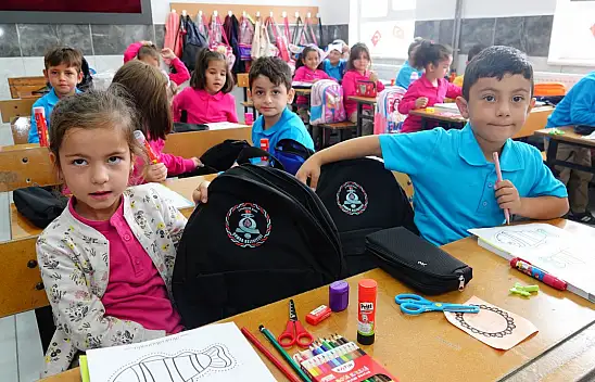 Bu yılda ilk okul çantası Çumra Belediyesinden