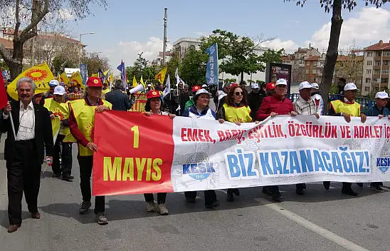 Emekçiler Konya'da 1 Mayıs İçin Meydana İndi