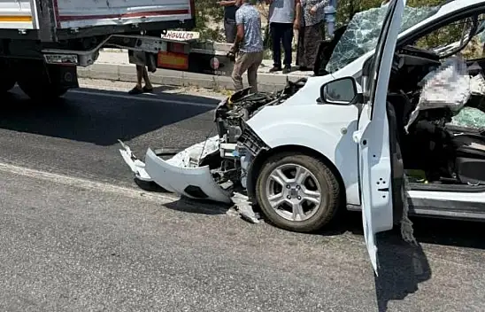 Karapınar tıra arkadan çarpan otomobilin sürücüsü ağır yaralandı