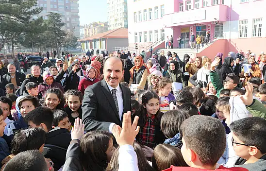 Konya Büyükşehir'in öğrencilere eğitim desteği başvuruları başladı