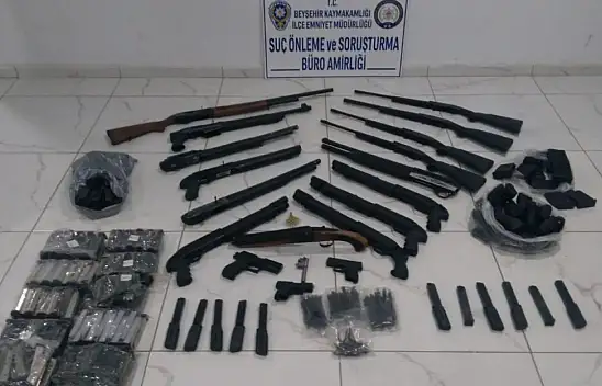 Konya'da aracın arka koltuğunda cephanelik çıktı