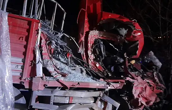 Konya'da kamyon askeri araca çarptı: Bir yaralı!