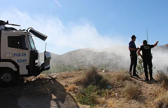 Konya'da korkutan yangın! Alevler piknik alanına sıçradı, TOMA desteği geldi!