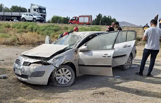 Konya'da otomobil şarampole devrildi: 3 yaralı