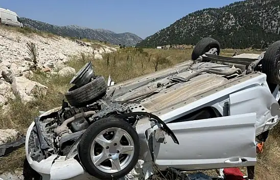 Konya'da otomobil şarampole devrildi: 5 yaralı