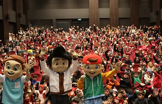 Konya'da Ramazan ayı tiyatro oyunuyla karşılandı.