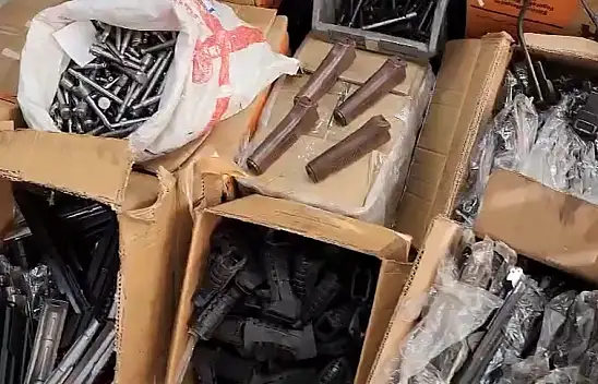 Konya'da yasa dışı silah satıcıları sınır tanımadı: Docka ve bomba atar da ele geçirildi!