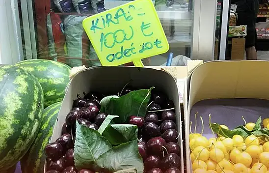 Konya'da Kiraz Fiyatları Rekor Kırdı: Kilosu Bin Liradan Satılıyor