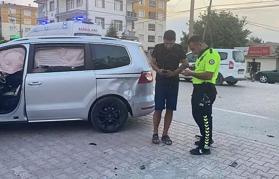 Kulu'da otomobille çarpışan motosikletin sürücüsü ağır yaralandı