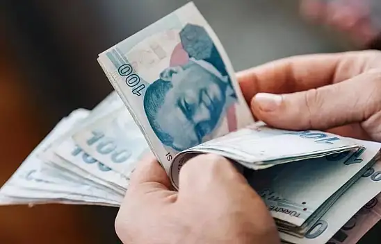 Memur emeklilerinin aylık ve ikramiyeleri hesaplara yatırıldı