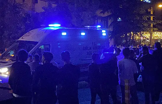 Meram Kafeler Sokağı'nda Bıçaklı Kavga: 2 YaralI