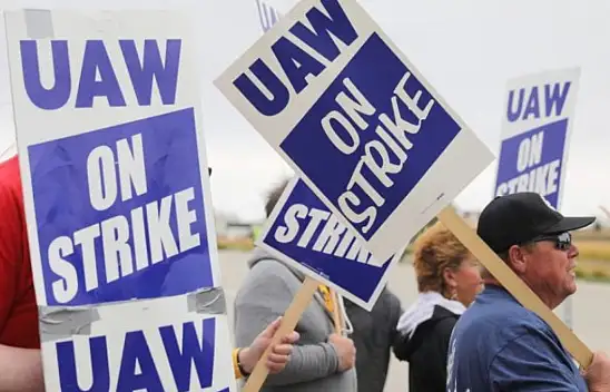 Otomotiv İşçileri Grevde