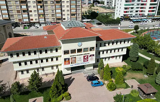 Selçuklu'nun SETAP Atölyeleri Dolup Taşıyor: 510 Öğrenci Yaz Tatilini Gelişimle Geçiriyor