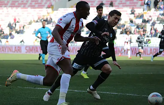 Sivasspor ve Konyaspor İlk Yarıda Yenişemedi: 1-1
