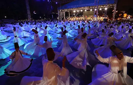 Sultanahmet Meydanı'nda 750 semazenle dev etkinlik