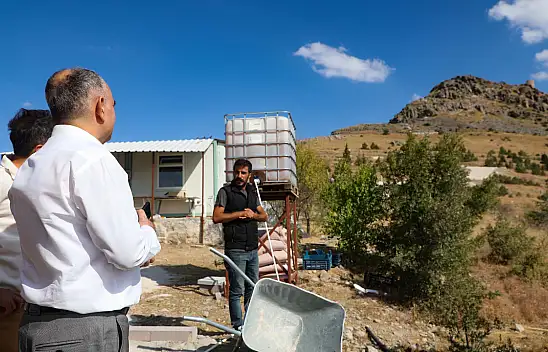 Vali Özkan Gevale Kalesi'nde yapılan çalışmaları yerinde inceledi