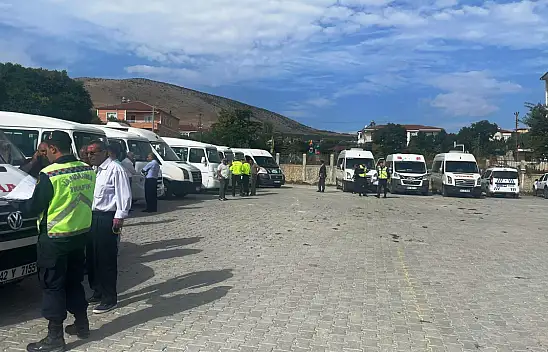 Yunak'ta öğrencilerin servisleri denetlendi