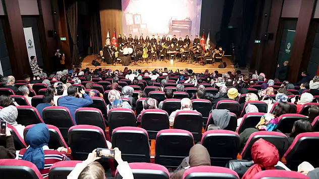 Ali Ulvi Kurucu Gençlik Merkezi'nden Güz Dönemine Muhteşem Veda