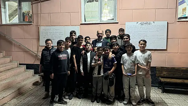 Başkan Altay, Eyüp Sultan Camii'nde gençlerle buluştu