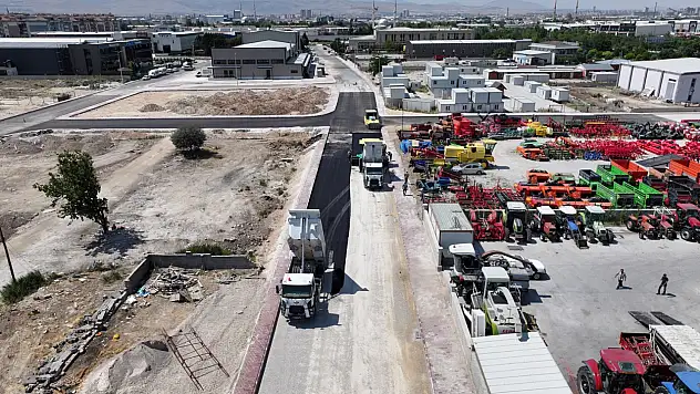 Başkan Kılca duyurdu: O mahallede sıcak asfalt serimi yapılıyor!