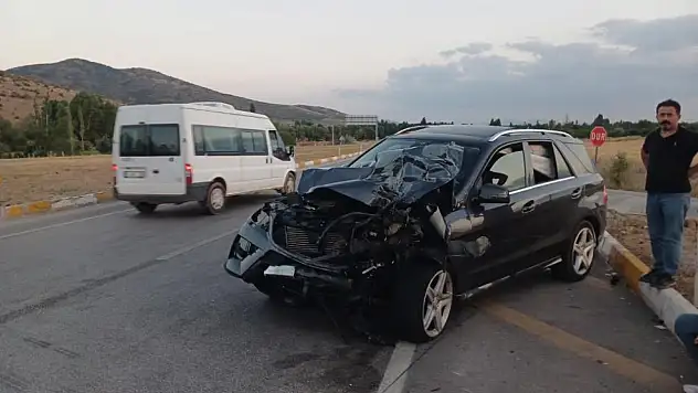 Beyşehir'de üç ayrı trafik kazası meydana geldi: 6 kişi yaralandı