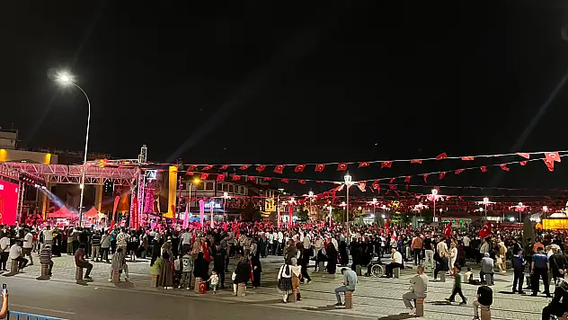 Binlerce Konyalı Meydanlarda: 15 Temmuz Ruhu Yeniden Canlandı