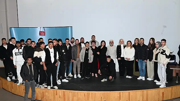 'Bizim Akif' Tiyatro Oyunu Seydişehir'De Sahnelendi