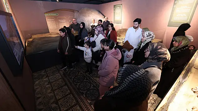 Büyükşehir Taş Bina'daki Siyer Sergisi KonyalIlardan Yoğun İlgi Görüyor