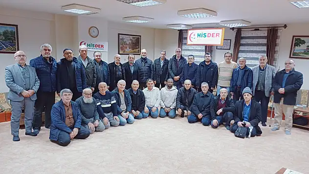 İnsan, İlahi Güzelliğin Yeryüzündeki Aynasıdır