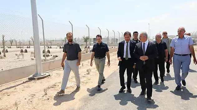 Vali İbrahim Akın, Karatay Belediyesi'nin Örnek Hayvan Bakımevi'ni Ziyaret Etti