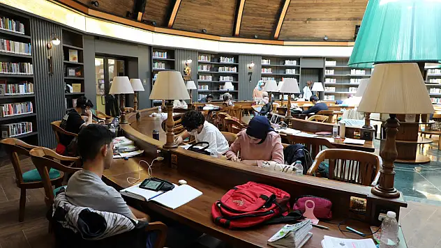 Karatay, kütüphane ve bilgi evleriyle donatılıyor