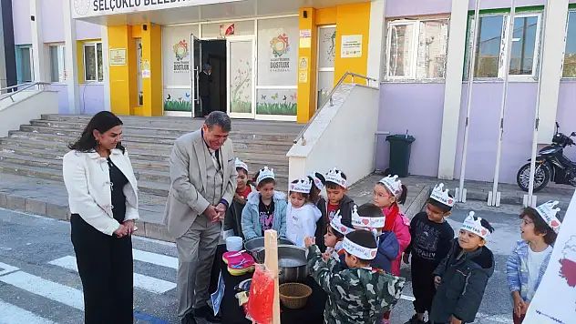 Kaymakam Tortop, minik öğrencilerle 'Kan hayat kurtarır' mesajı verdi