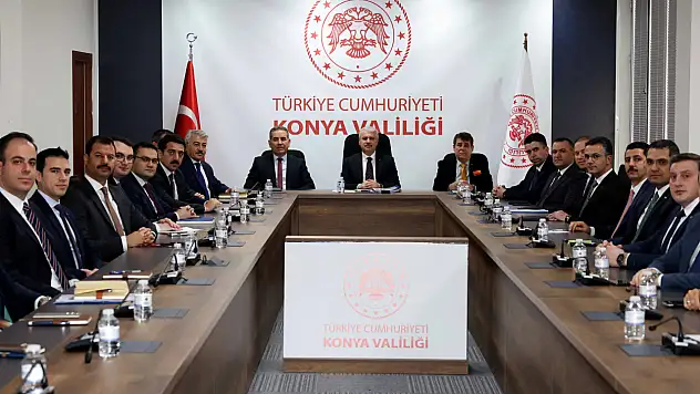 Konya'da Hizmet Planlaması: Vali İbrahim Akın Başkanlığında 'Kaymakamlar Toplantısı' Gerçekleştirildi