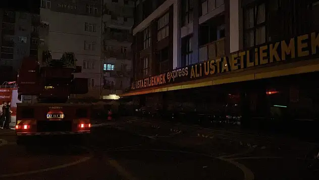 Konya'da klima motorunun patlaması sonucu lokantada yangın çıktı
