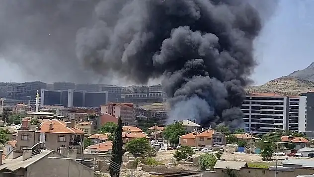Konya'da Metruk Binada Yangın Paniği: Bir Kişi Dumandan Etkilendi