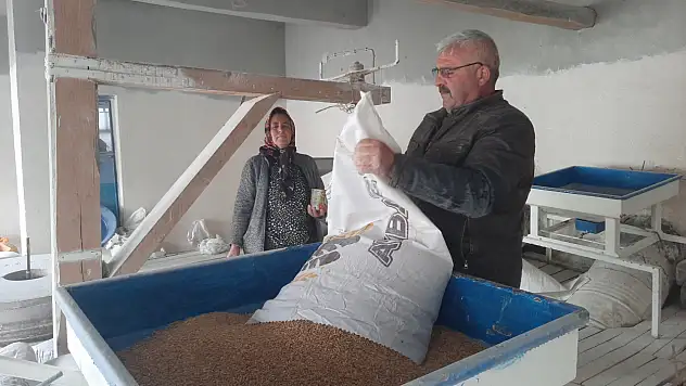 Konya'daki tek su değirmeni zorluklara rağmen faaliyet gösteriyor!