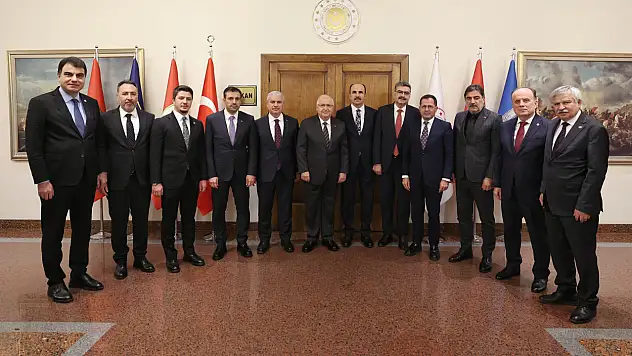 Konya heyetinden Milli savunma Bakanı Yaşar Güler'e ziyaret