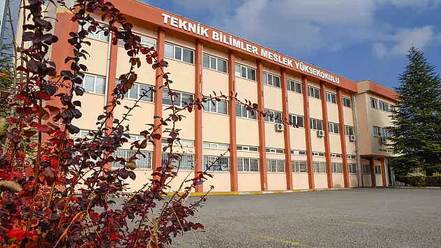 KTÜN Teknik Bilimler MYO'nun İki Programı MEDEK Tarafından Akredite Edildi