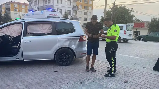 Kulu'da otomobille çarpışan motosikletin sürücüsü ağır yaralandı