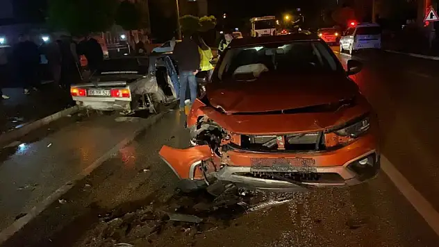Kulu'da otomobiller çarpıştı: 2 yaralı
