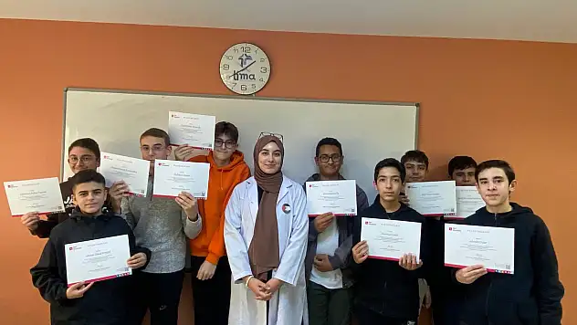 Lima Öğrencileri Dijital Medya Okuryazarliği Programini Başariyla Tamamladi