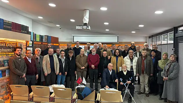 Mevlânâ Düşüncesinde Ahlakın İki Yüzü: Gayeci Ahlak ve Aşk Ahlakı