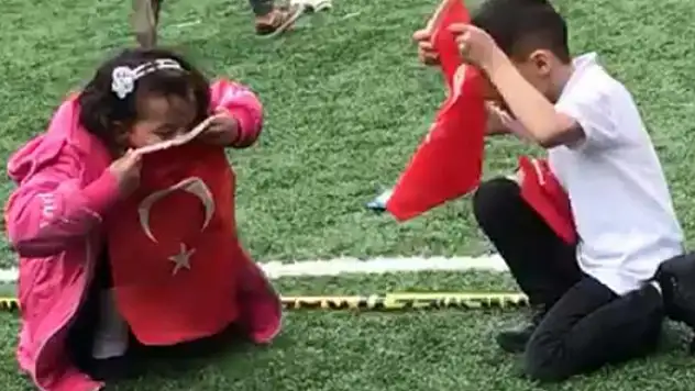 Okullarda İkinci Dönem 'Al Bayrak' Coşkusuyla Başlıyor!