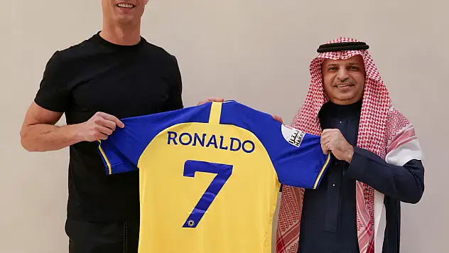 Ronaldo resmen Al Nassr'da