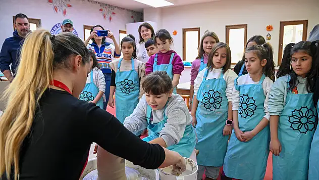 Selçuklu Belediyesi Sanat Ve Tasarim Atölyesi  Erasmus+ 'Sen Games' Ile Uluslararasi Buluşmaya Ev Sahipliği Yapti