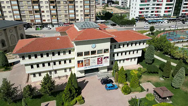 Selçuklu'nun SETAP Atölyeleri Dolup Taşıyor: 510 Öğrenci Yaz Tatilini Gelişimle Geçiriyor