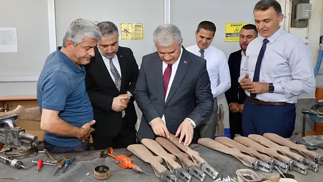 Vali Akın, Beyşehir'de üretim tesislerini gezdi!