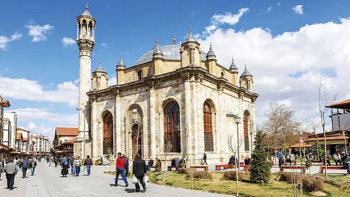 20 Camide her gün iftar verilecek