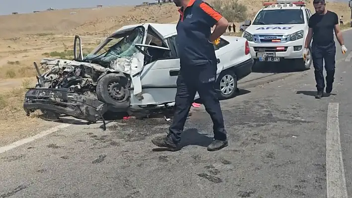Aksaray Yolunda Can Pazarı: Otomobil Hurdaya Döndü